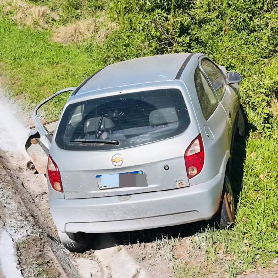 Acidente registrado na BR-285, em Saldanha Marinho, deixa três pessoas feridas - foto 3