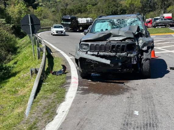 Acidente grave na BR-470 deixa duas vítimas fatais em Carlos Barbosa - foto 2