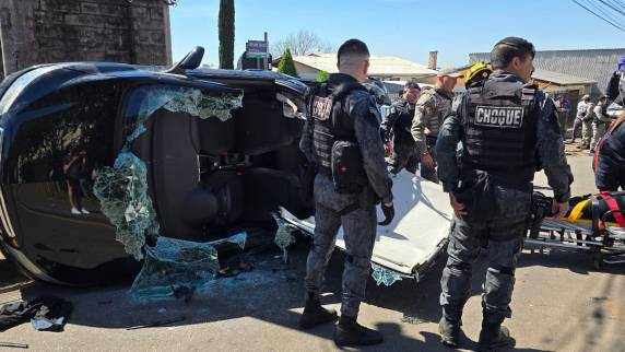 Grave acidente de trânsito durante perseguição em Passo Fundo - foto 2