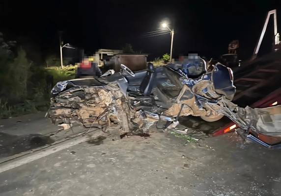Colisão frontal deixa três feridos na RS-331 em Erechim - foto 2
