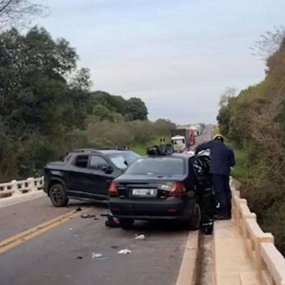Colisão frontal entre Fiat Siena e caminhonete Fiat Toro deixa duas pessoas mortas na BR-285 - foto 4