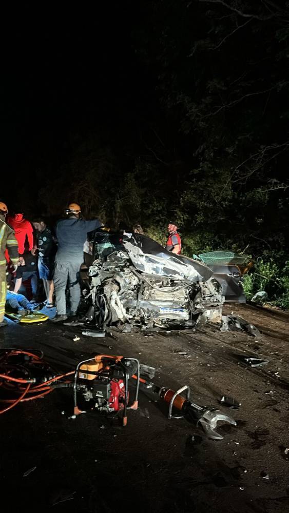 Colisão frontal deixa vítima fatal e feridos na ERS-569, em Barra Funda - foto 3