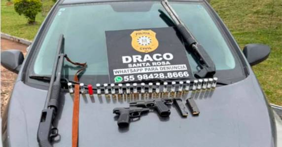 Polícia descobre carro clonado com armas de grosso calibre que seriam usadas em roubo na região