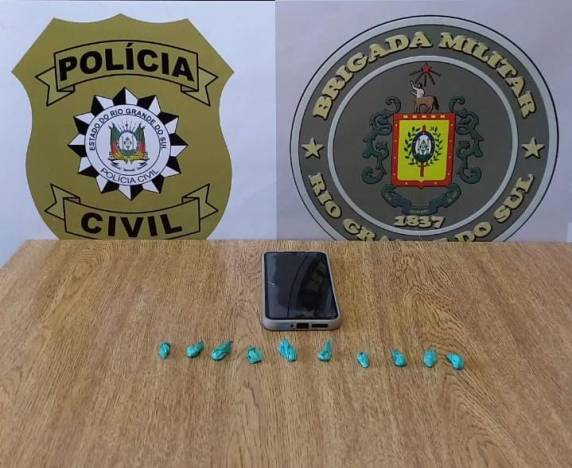 Brigada Militar e Polícia Civil apreendem cocaína durante ação conjunta no bairro Esperança
