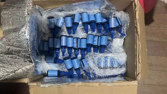 Operação prendeu dois homens e encontrou 800 pés de maconha e 500 frascos de canabidiol