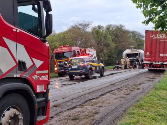 Grave acidente na BR-285 deixa quatro mortos em Entre-Ijuís - foto 3