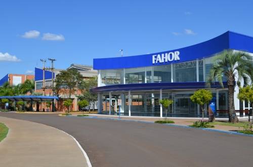 Instituição celebra jubileu de prata e conquista nota máxima no recredenciamento do MEC com selo comemorativo especial