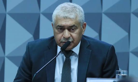 Senador fez críticas ao parecer da PGR para arquivar processo