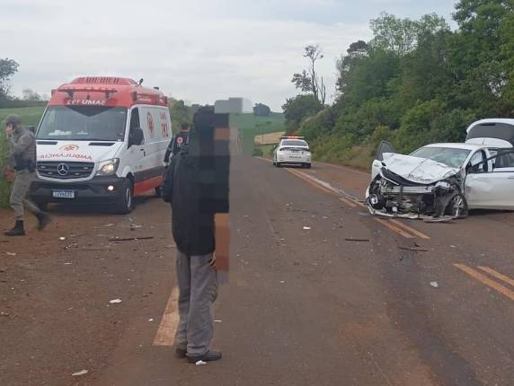 Colisão entre dois veículos resultou em uma morte e deixou outra pessoa ferida na manhã desta sexta-feira (03)