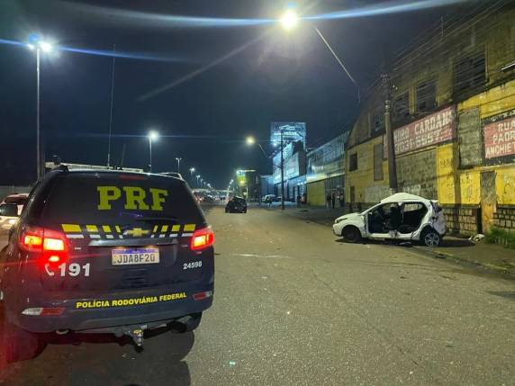 Homem morre na BR-116 após ter carro atingido por veículo a 200 quilômetros por hora - foto 4