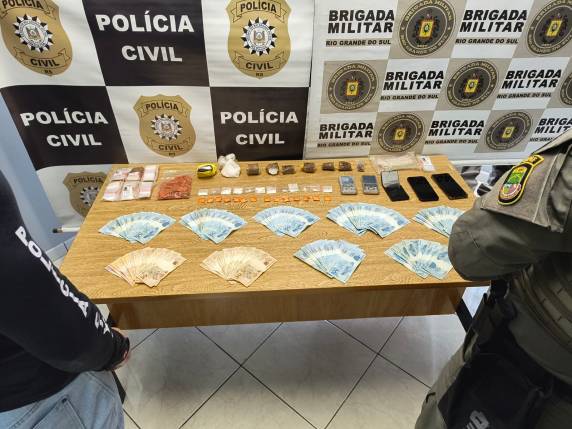 Ação integrada entre Polícia Civil e Brigada Militar resultou em flagrante de tráfico de drogas e na prisão de um ex-detento monitorado por tornozeleira eletrônica