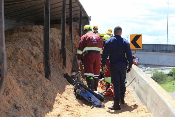Mulher soterrada por carga de serragem ligou para se despedir do noivo: Pediu desculpas por tudo, que não ia conseguir - foto 3