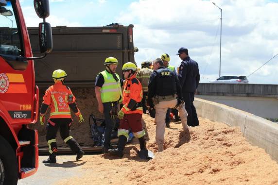 Mulher soterrada por carga de serragem ligou para se despedir do noivo: Pediu desculpas por tudo, que não ia conseguir - foto 4