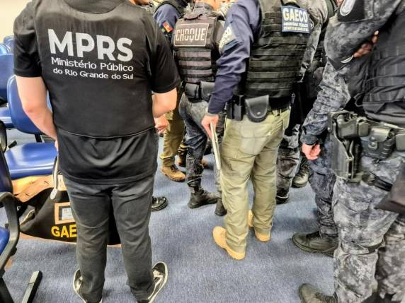 Segunda fase da Operação El Patron mira núcleo financeiro de organização criminosa com base em Pelotas, suspeita de movimentar mais de R$ 49 milhões por meio de lavagem de dinheiro, agiotagem e rifas gerenciadas por aplicativo próprio.