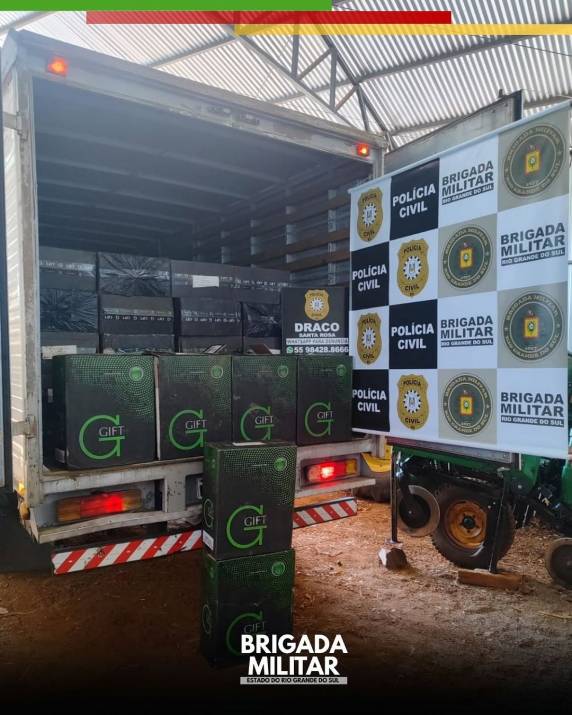 Durante a Operação Protetor de Divisas e Fronteiras ? Hórus, forças de segurança localizaram um galpão com 174 caixas de cigarros de origem paraguaia na localidade de São Braz.