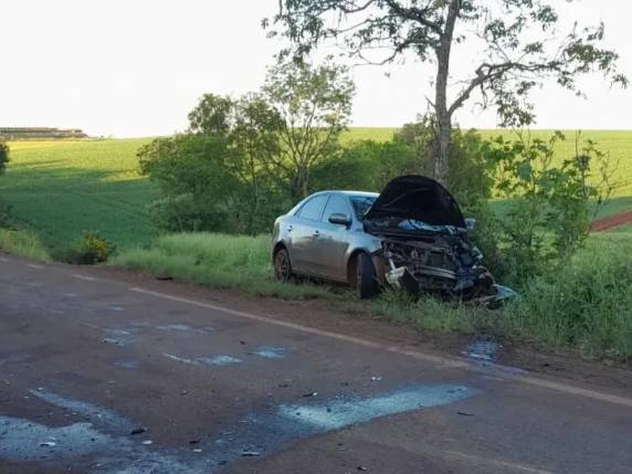 Colisão entre carro e trator deixa homem ferido na ERS-330 em Vista Alegre - foto 2