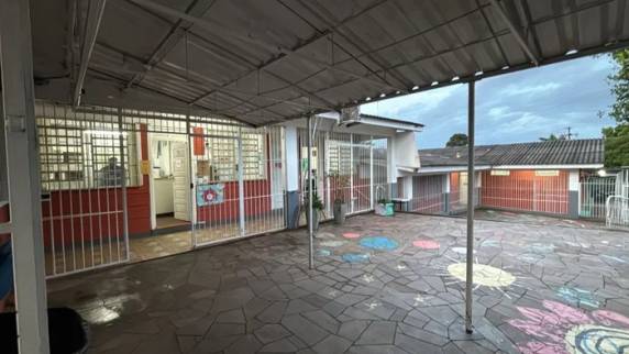 O Serviço de Atendimento Móvel de Urgência (Samu) foi acionado e levou o menino ao Hospital de Clínicas da cidade
