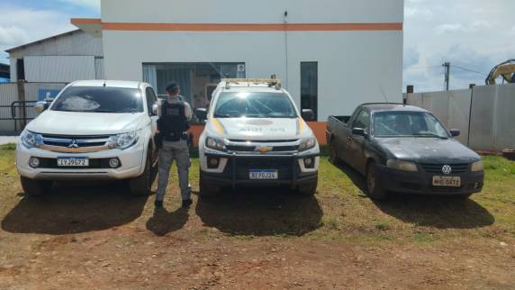 Durante a Operação Protetor de Divisas e Fronteiras, veículo com placas clonadas foi localizado após denúncia anônima na comunidade de Linha Catarina