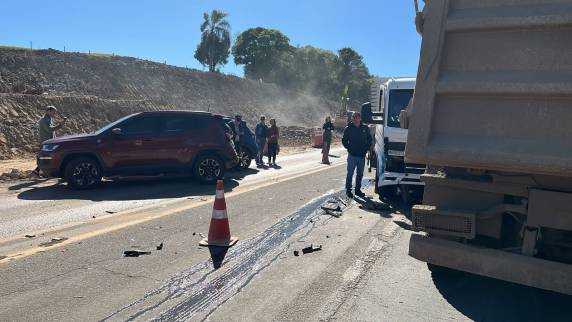 Acidente envolve quatro veículos na BR-386 em Mormaço - foto 3