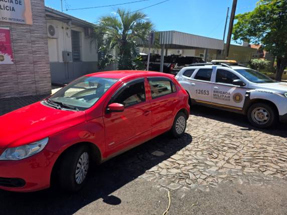 Ação do 7º Batalhão ocorreu durante a Operação Cerco Fechado e resultou na recuperação de um veículo VW Gol vermelho