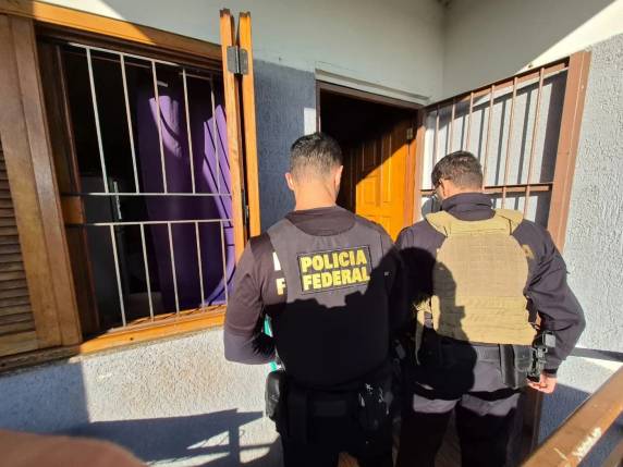 São cumpridos 16 mandados de prisão e 41 de busca e apreensão, além de bloqueio de contas bancárias. Ação ocorreu em Passo Fundo, Lajeado, Balneário Gaivotas (SC) e Cascavel (PR)