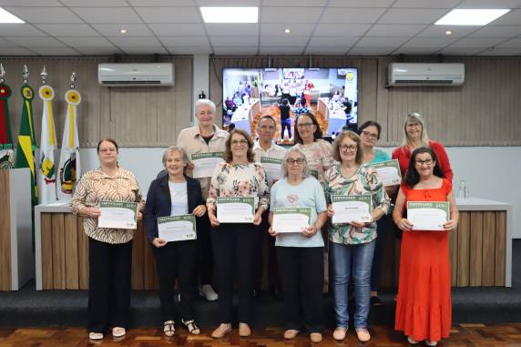 Idosos assumem cargos simbólicos na Prefeitura de Três de Maio durante a 14ª Semana da Pessoa Idosa - foto 2