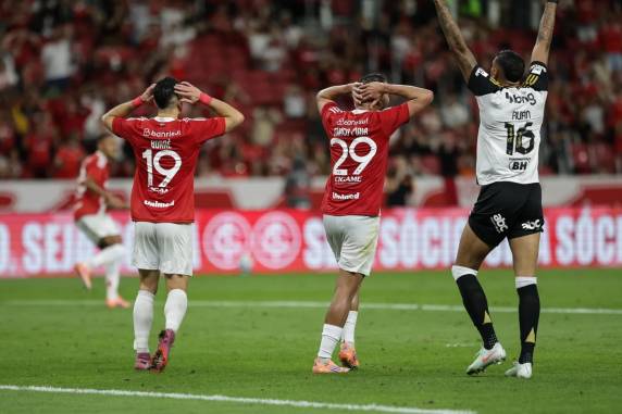 Time comandado por Ramón Díaz não conseguiu furar a defesa mineira. Colorado permanece em 15°, mas abriu cinco pontos de vantagem para o Vitória, primeiro dentro do Z-4