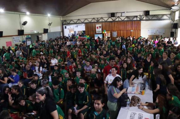 O evento recebeu um público estimado em cerca de 2500 pessoas, entre alunos, pais, professores e visitantes, segundo a Secretaria de Educação