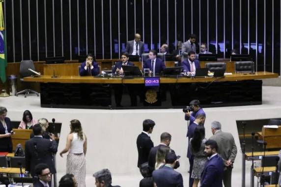 Deputados governistas criticaram texto que, segundo o Poder Executivo, desconfigura o projeto encaminhado pelo Ministério da Justiça