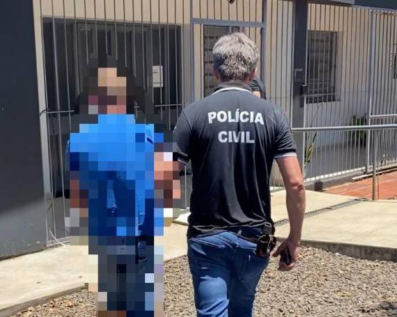Mandado de busca resultou na apreensão de maconha e balança de precisão