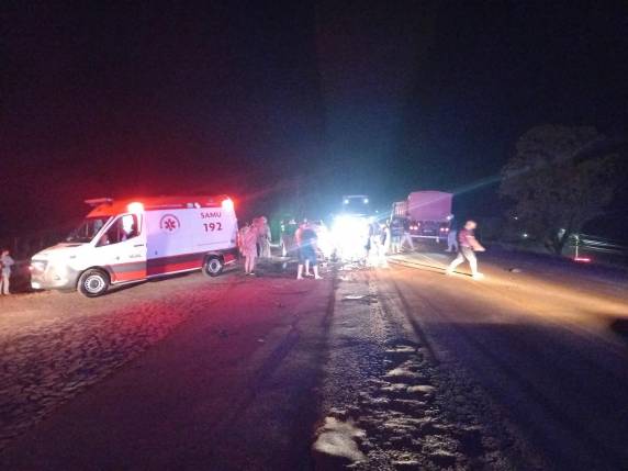 Acidente entre carro e carreta deixa feridos na BR-386 em Boa Vista das Missões - foto 3