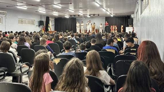 Apresentações de capoeira marcam ações da Consciência Negra nas escolas de Três de Maio - foto 4