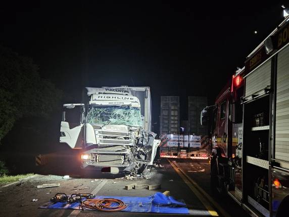 Acidente envolvendo múltiplos veículos bloqueia a BR-386 em Soledade - foto 2