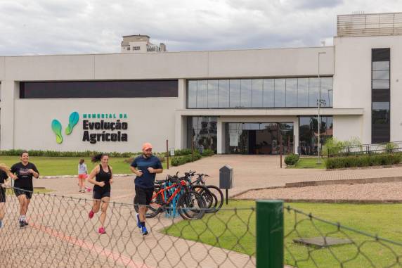 Evento reúne participantes de todas as idades e é aberto à comunidade.