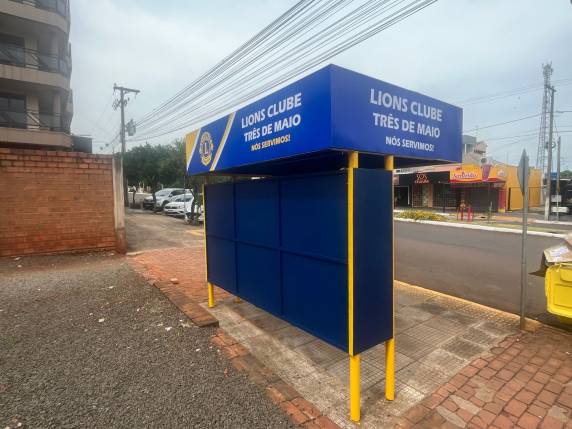 Lions Clube revitaliza parada de ônibus no centro e projeto deve ser ampliado, em Três de Maio - foto 2