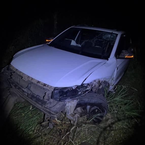 Colisão frontal deixa dois feridos na ERS-135 entre Coxilha e Passo Fundo - foto 5