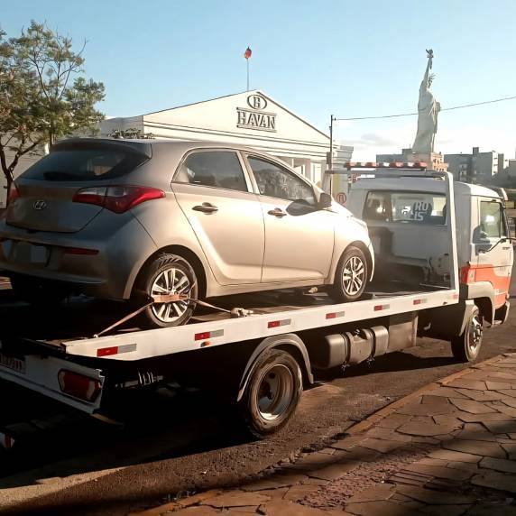 Suspeitos usavam documentos falsificados para aplicar golpes em estabelecimentos comerciais de Passo Fundo
