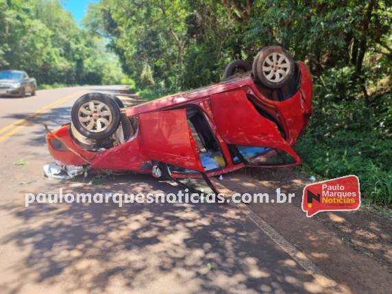 Carro capota na RS-342 em Independência e deixa mãe e filha feridas - foto 2