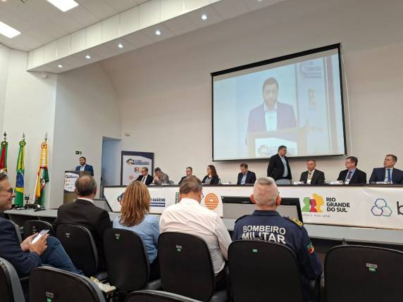 Fenasoja e Prefeitura de Santa Rosa reforçam parcerias na Capital Gaúcha - foto 2