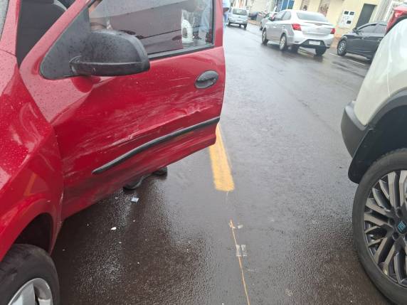 Fusca desgovernado causa colisão com três veículos em Ijuí - foto 2