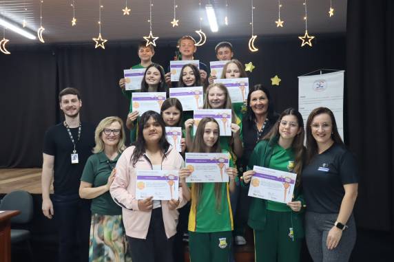 Desenvolvido pela TopSer, o programa é aplicado ao longo de dois anos, durante o 6º e 7º ano, nas aulas de Linguagem Computacional