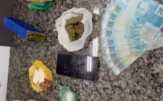 Ação da DRACO resulta na apreensão de cocaína, crack, maconha e dinheiro