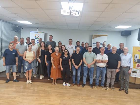 Eleita por aclamação a nova diretoria da ACI de Três de Maio - foto 3
