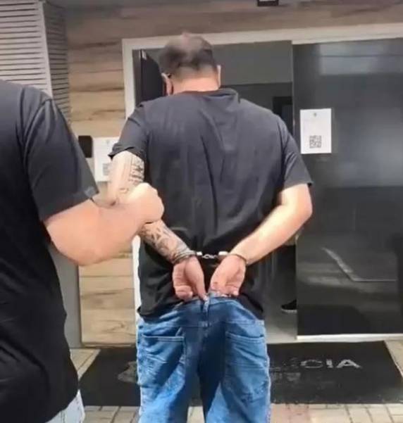 Operação Omertá, da Polícia Civil, chegou a 12ª prisão nesta quarta-feira. Homem, capturado em Itapema (SC), é investigado por cobranças armadas e incêndios criminosos