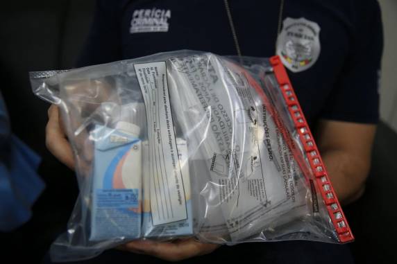 A polícia passou a investigar o caso no último dia 17 de dezembro, depois que a equipe médica desconfiou da situação. O paciente segue hospitalizado, em estado estável, ainda sem condições de prestar depoimento