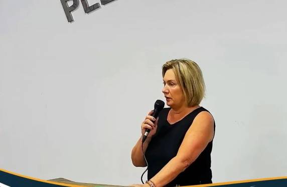 Janete Pazinato de Sá (PP) foi abordada durante evento público em Santa Bárbara do Sul por Leandro Veneral (PDT)