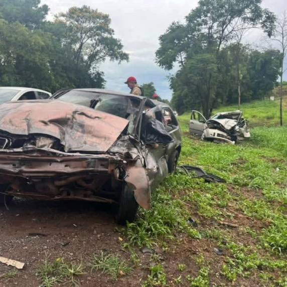 Grave acidente na PR-182 em Ampére deixa cinco mortos e três feridos - foto 4