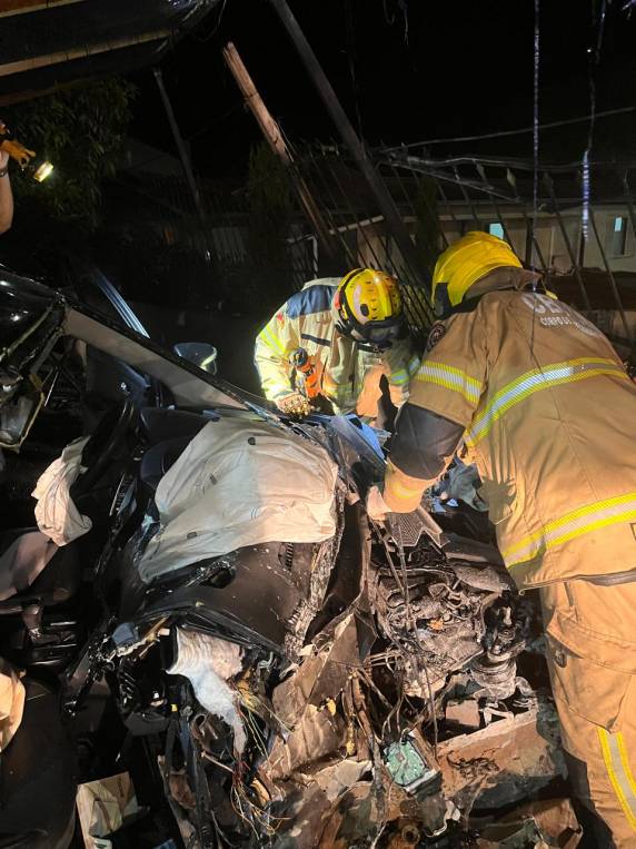 Acidente de trânsito deixa dois feridos no Centro de Santa Rosa - foto 4