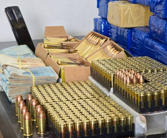 Mega operação da Brigada Militar prende casal por tráfico e apreende grande quantidade de drogas em Passo Fundo - foto 2
