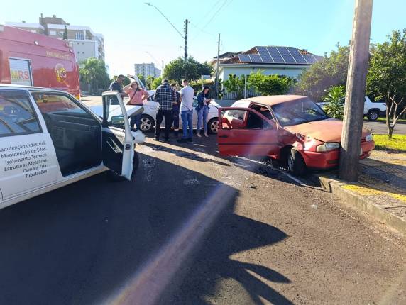 Acidente de trânsito deixa jovem ferida em Santa Rosa - foto 3